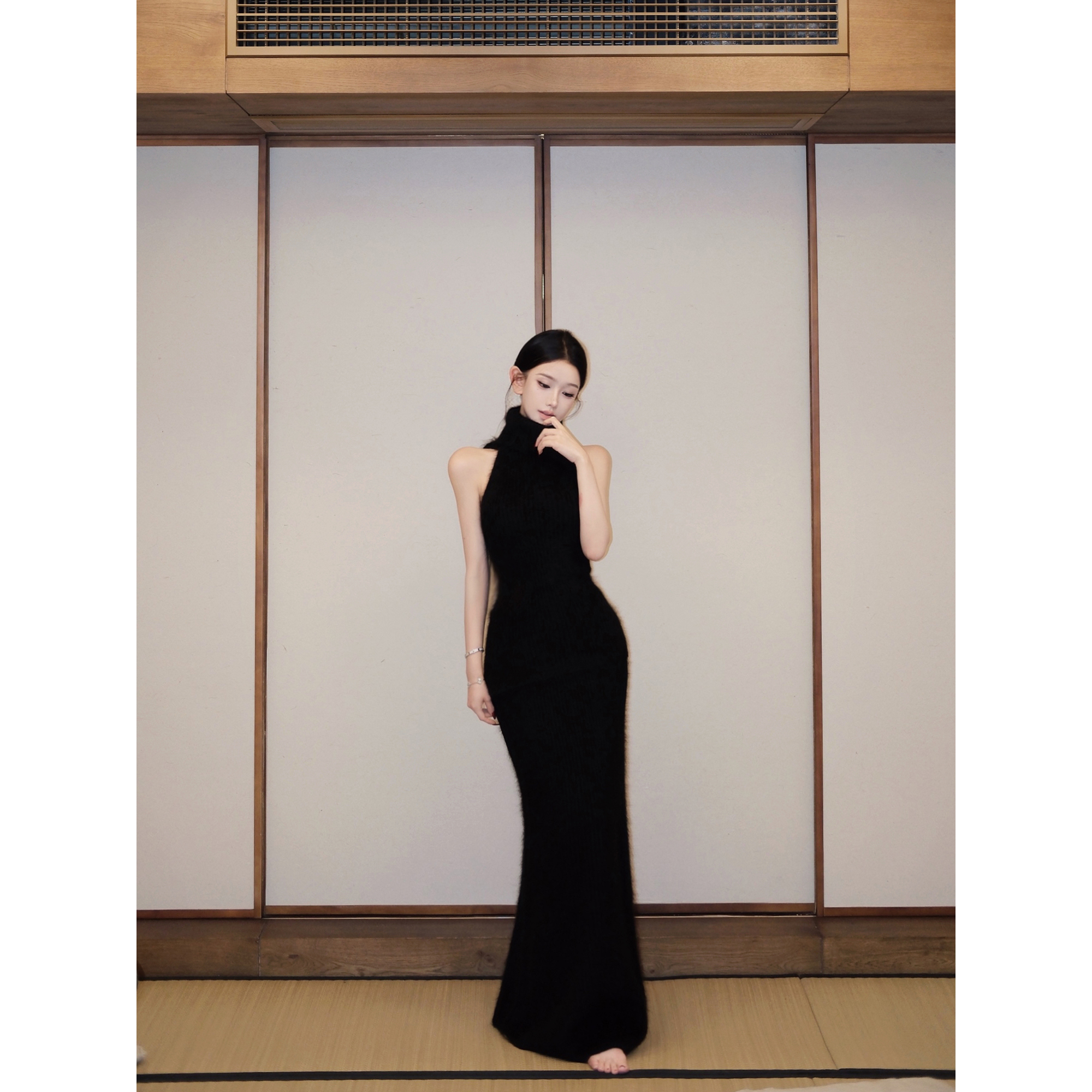 JAYKY YANG【布鲁塞尔秋】高领兔毛背心A字修身半裙坑条针织套装