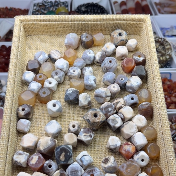 琉璃非金属4元随机一颗