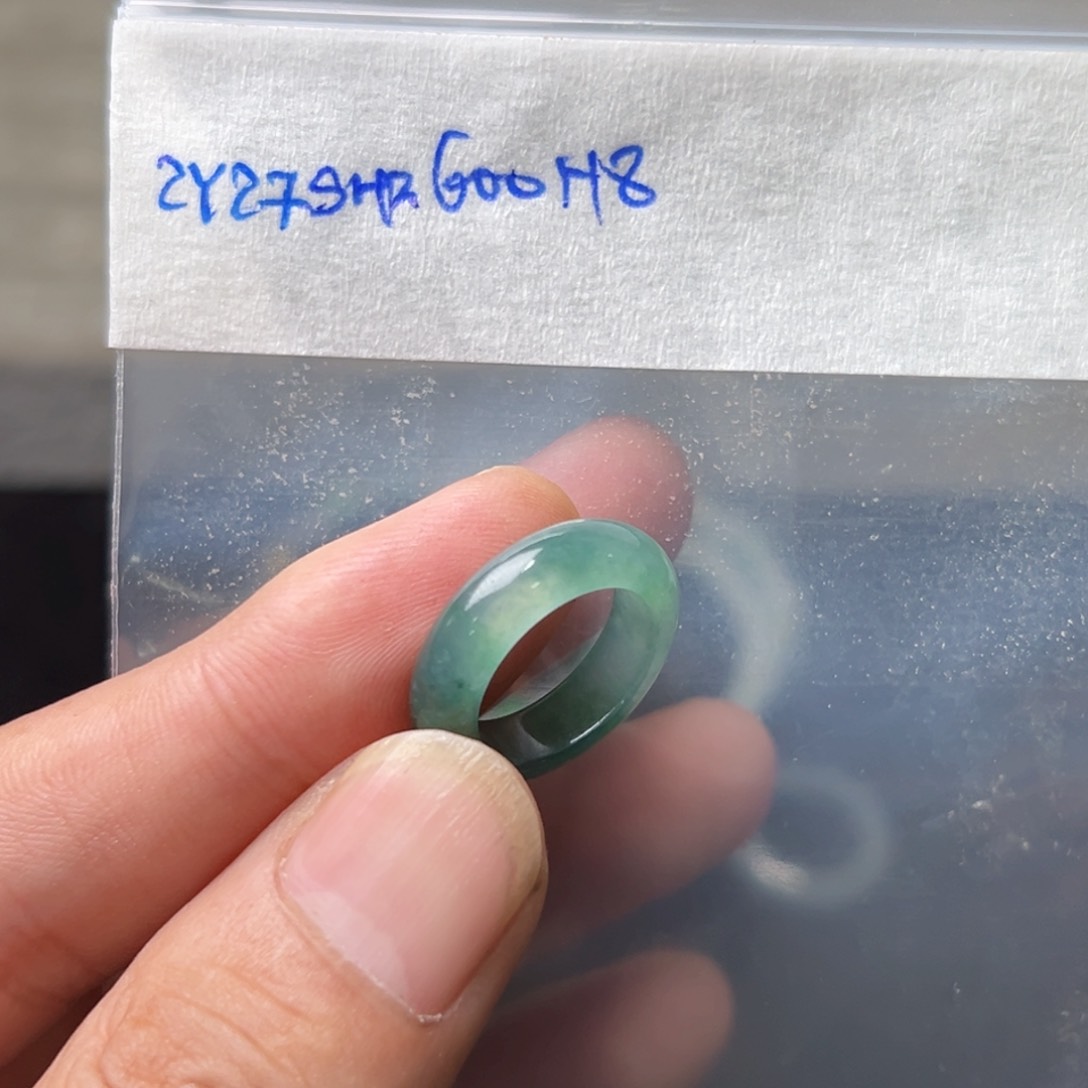 定制翡翠未镶嵌圈口8