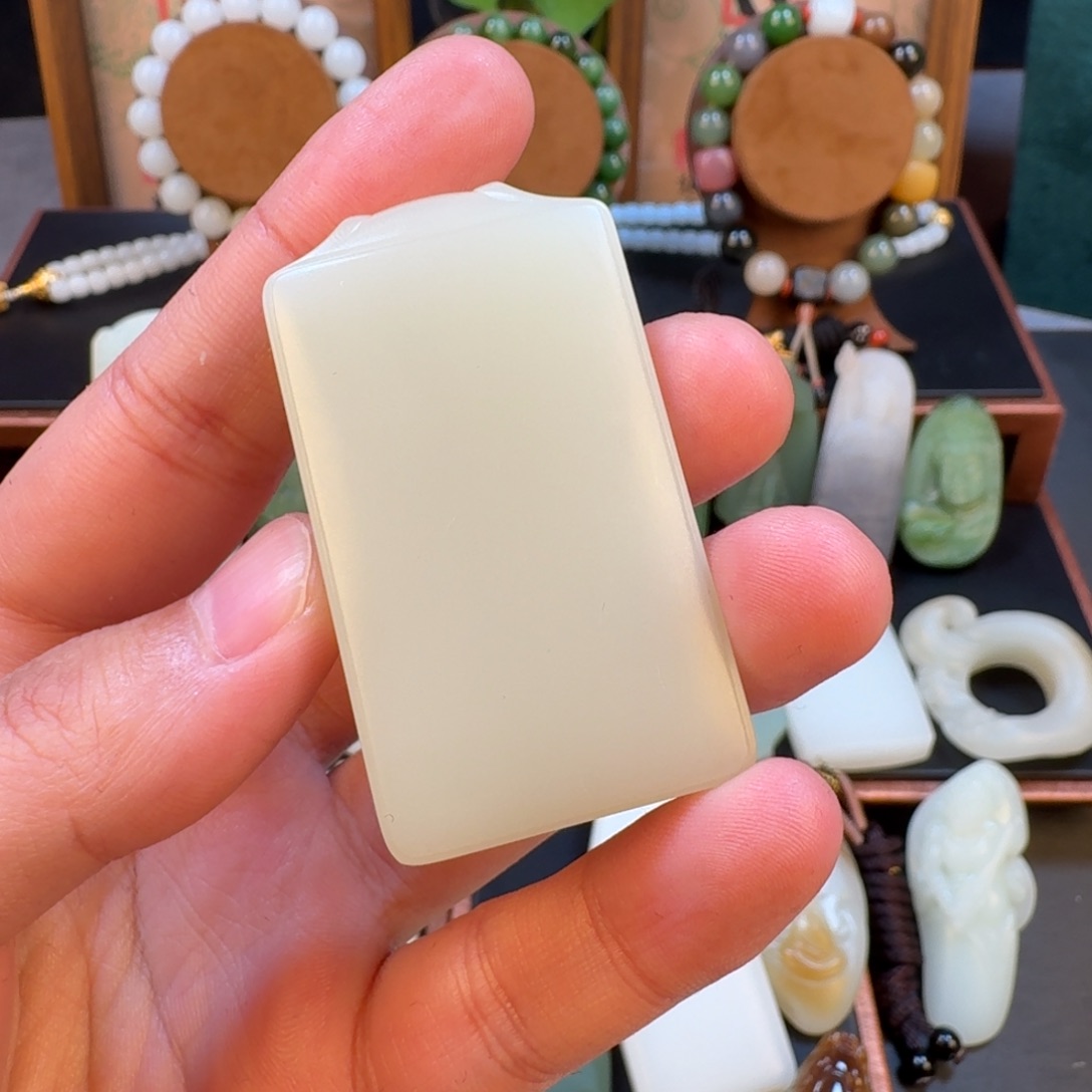 *****和田玉未镶嵌项链