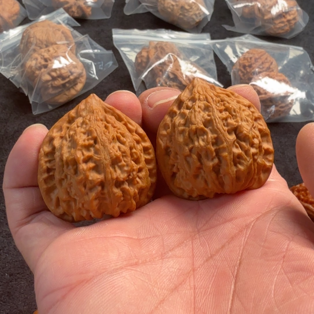 星***息吊坠文玩核桃金牛