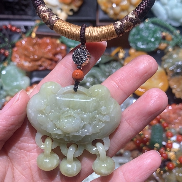 岫玉毛衣链未镶嵌