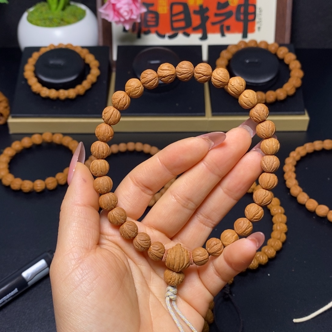 S***t吊坠桃核秦岭文玩