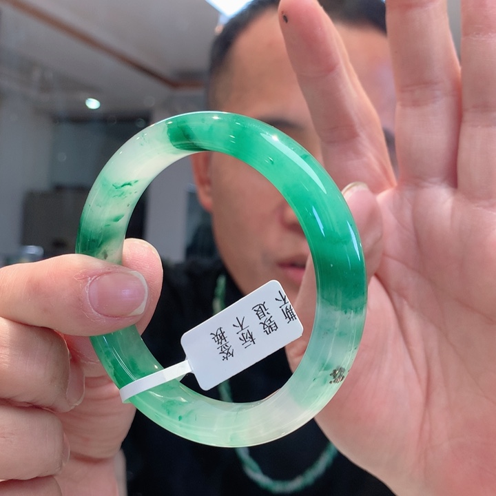 果***儿石英质玉未镶嵌手链卡59