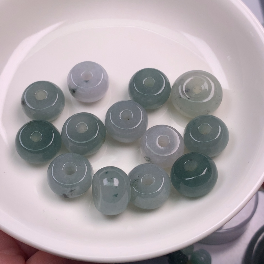 都***堰翡翠未镶嵌颈饰翡翠