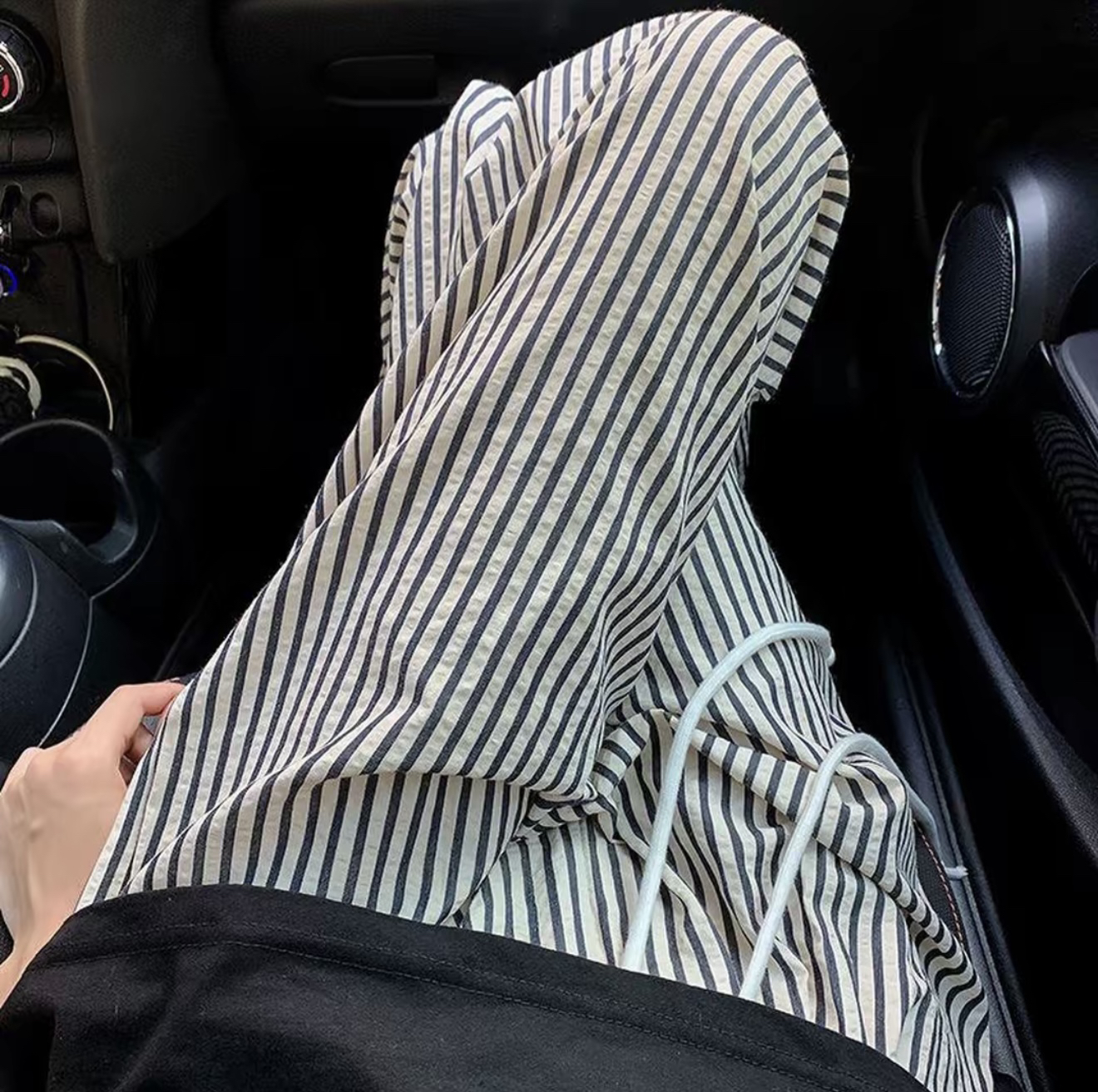 哈呐002I慵懒风夏季薄款宽松百搭黑白竖条纹抽绳垂感阔腿裤