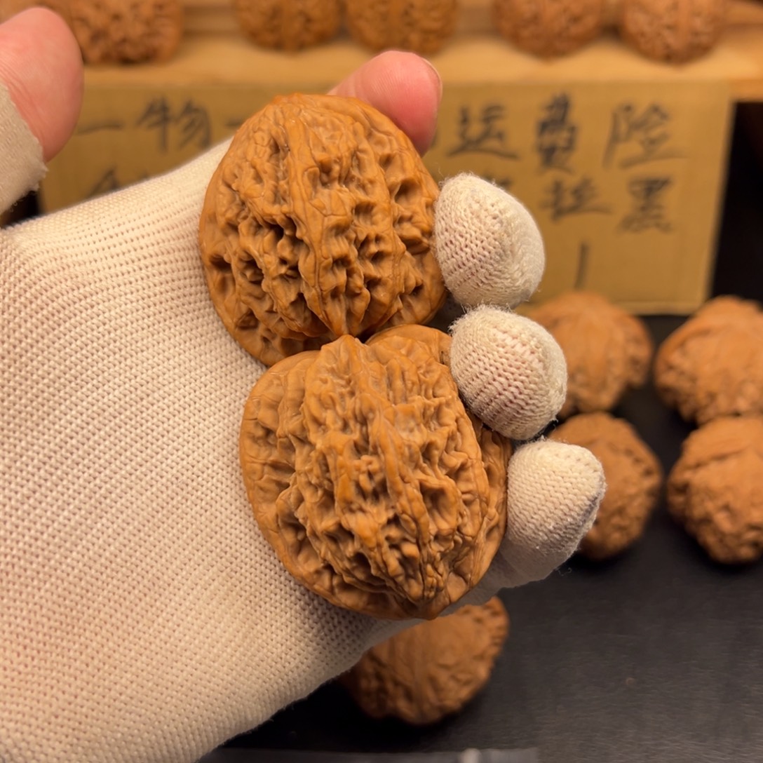 厚***色把件文玩核桃虎头