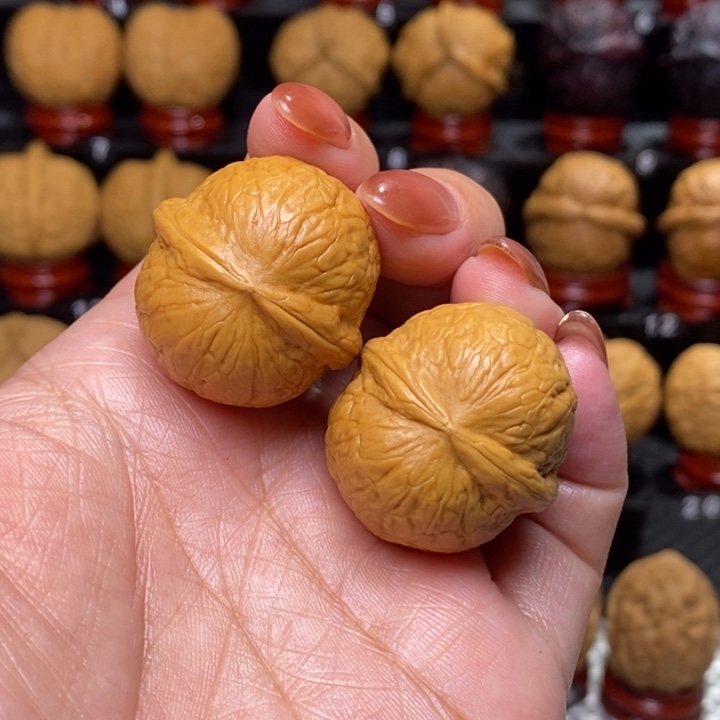文玩核桃把件手捻晶玉30尺…………80