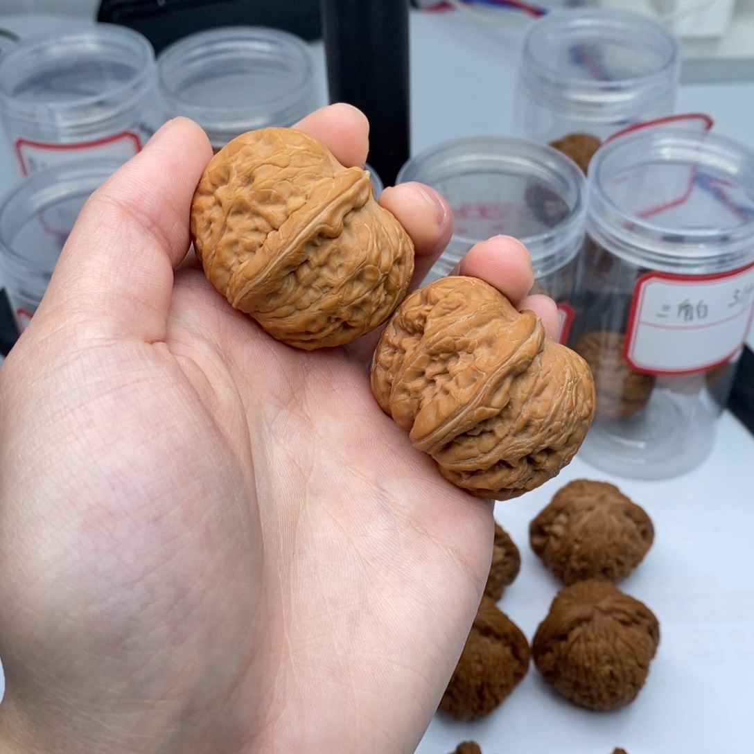 桃核把件核桃品种，元宝，尺寸42mm，两只