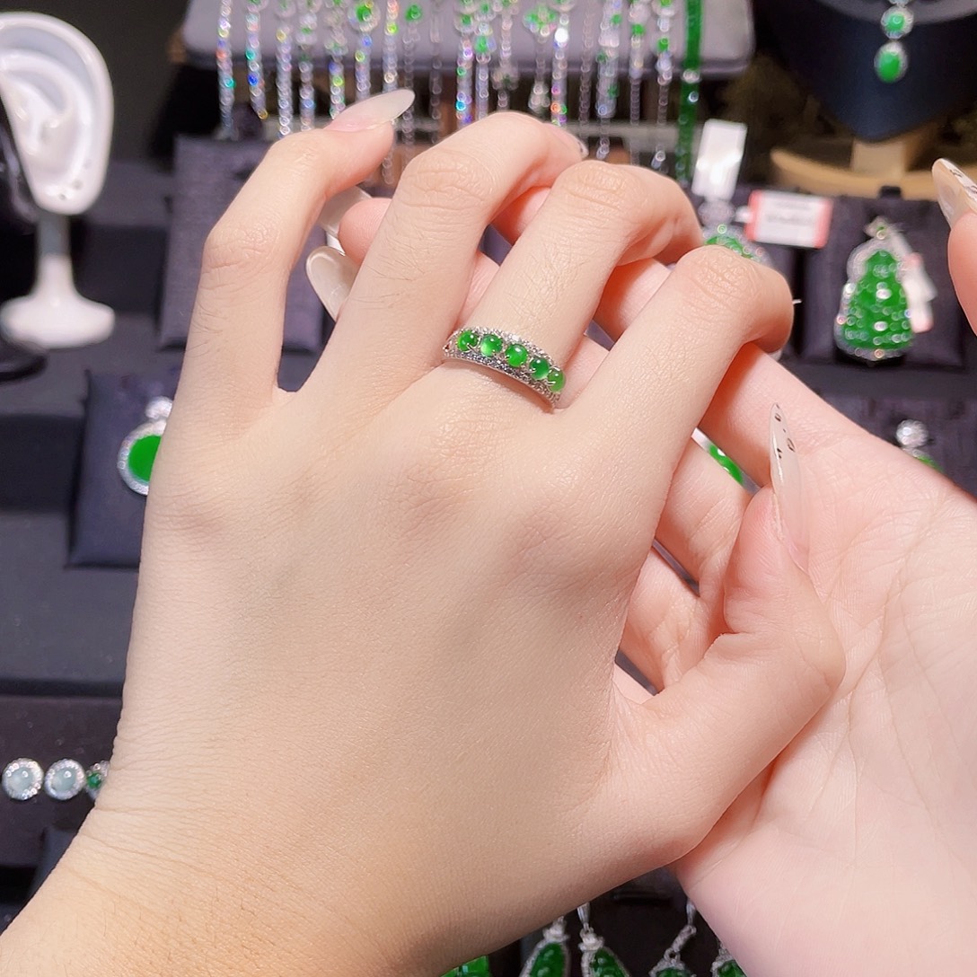 怡***诺翡翠银S925镶嵌戒指排戒