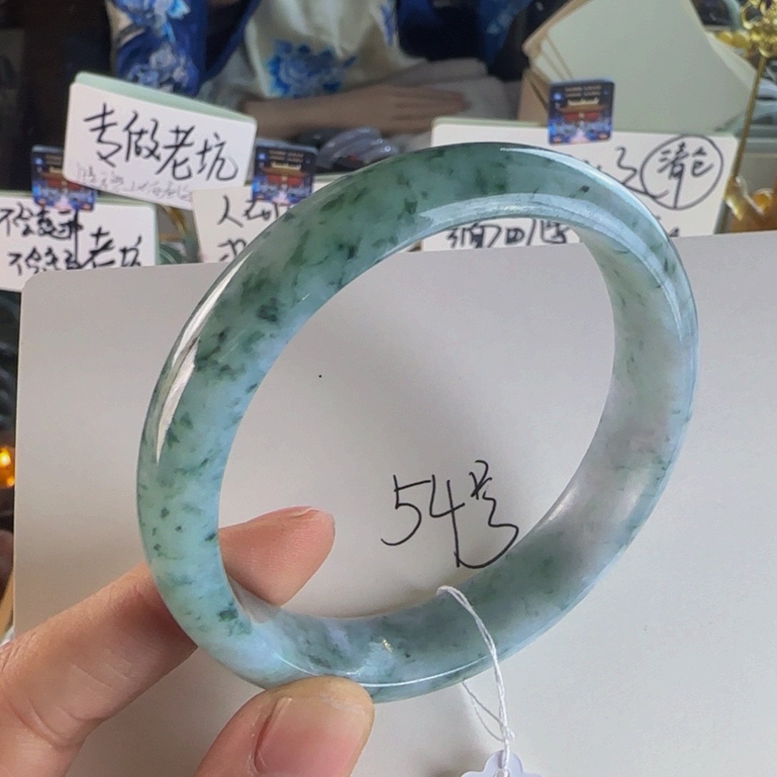 翡翠手镯未镶嵌哎**✌老坑