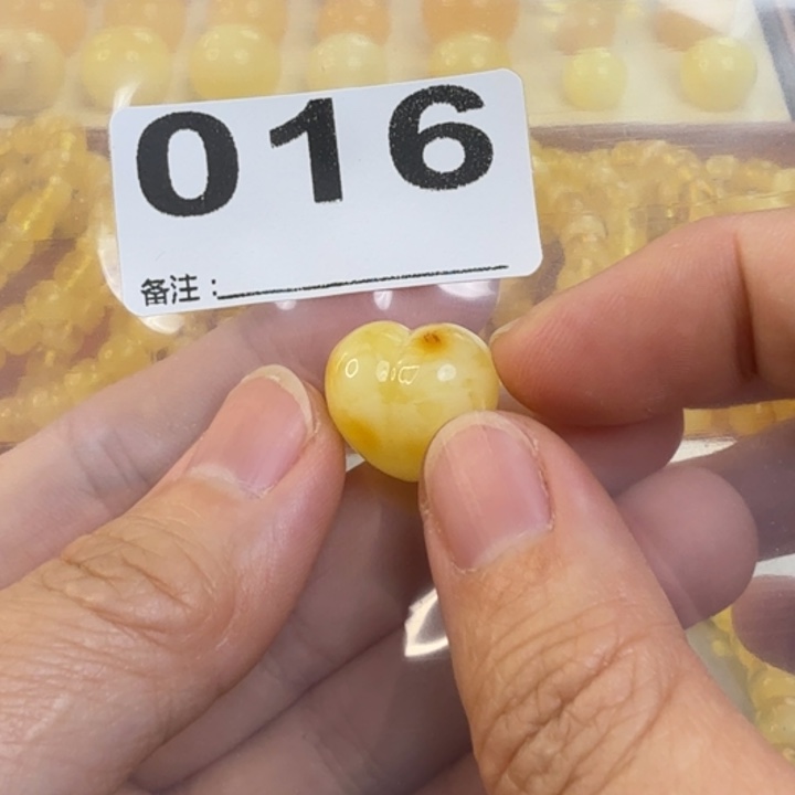 琥珀未镶嵌手链屁桃配饰