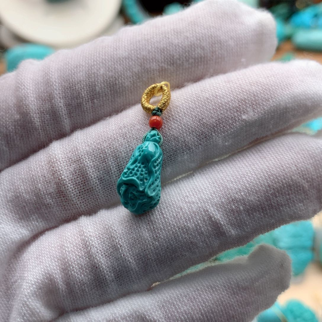 绿松石颈饰未镶嵌