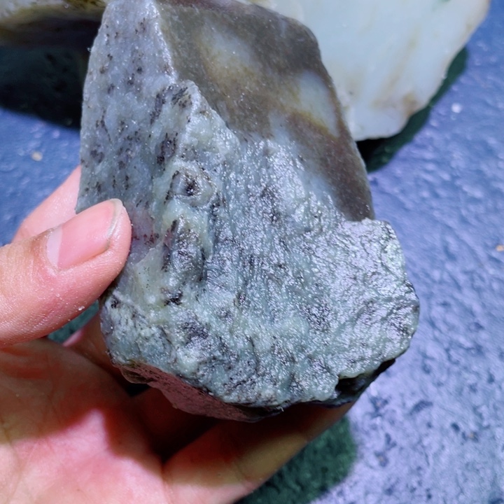 和田玉未镶嵌珠宝半成品