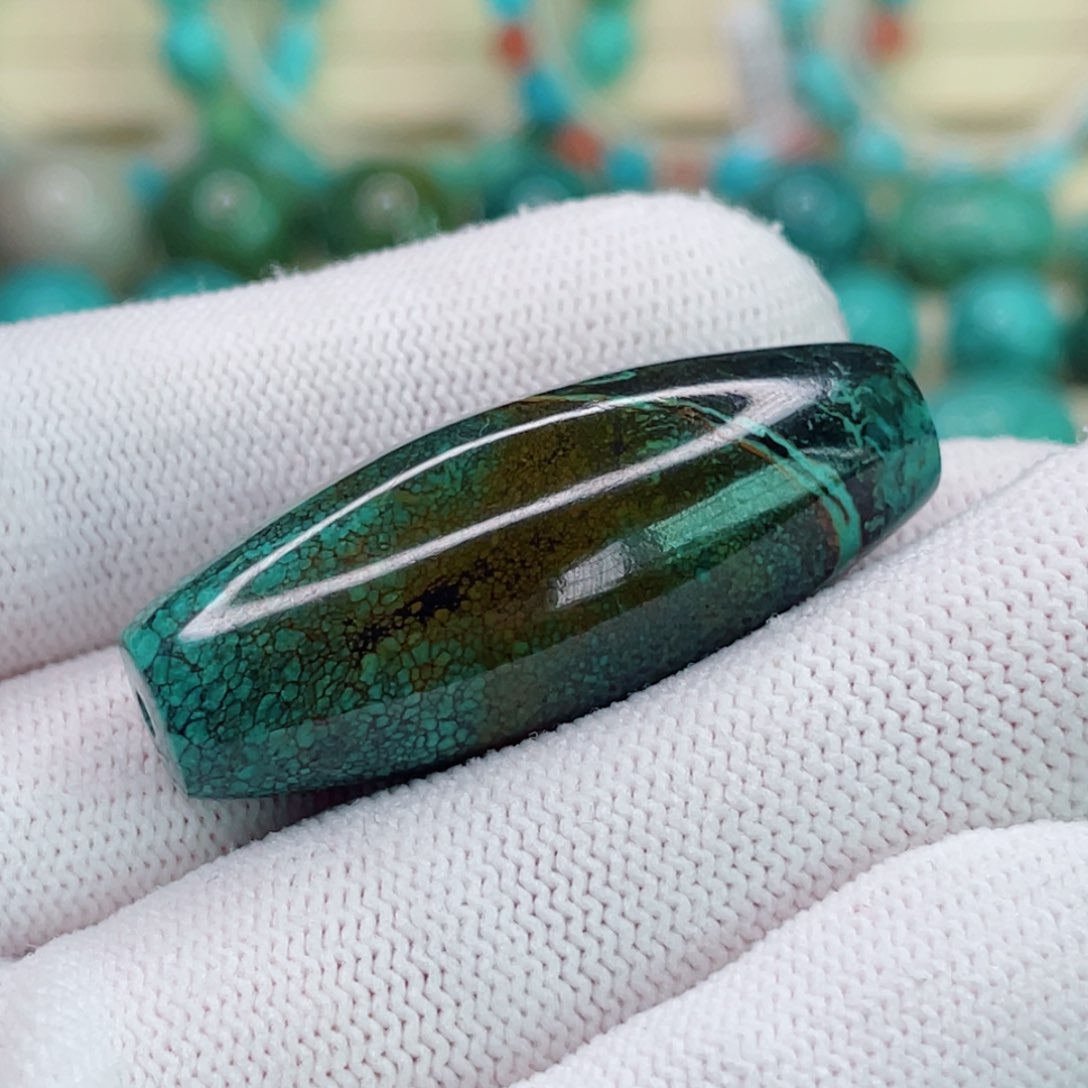 绿松石未镶嵌颈饰