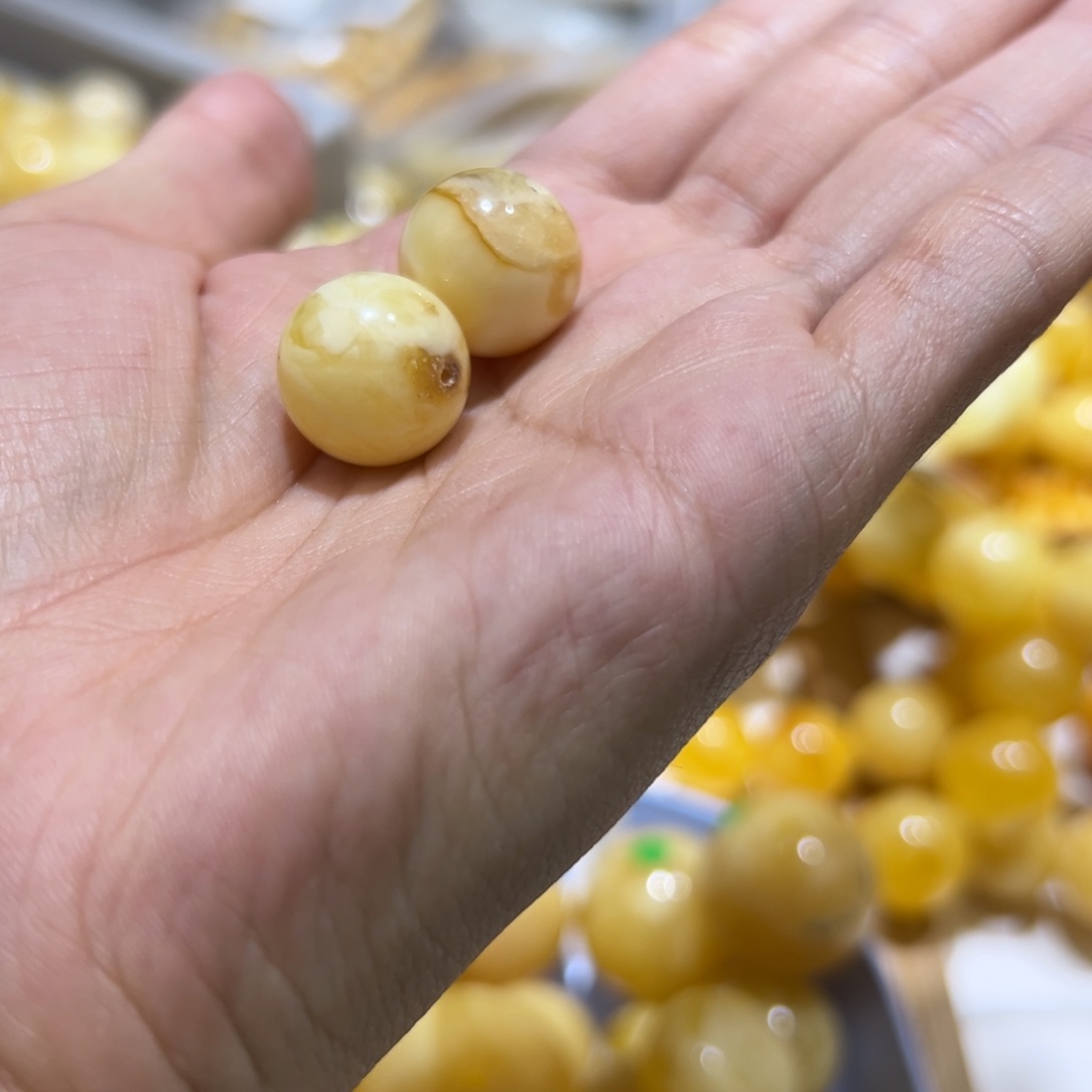 琥珀珠宝奇石未镶嵌