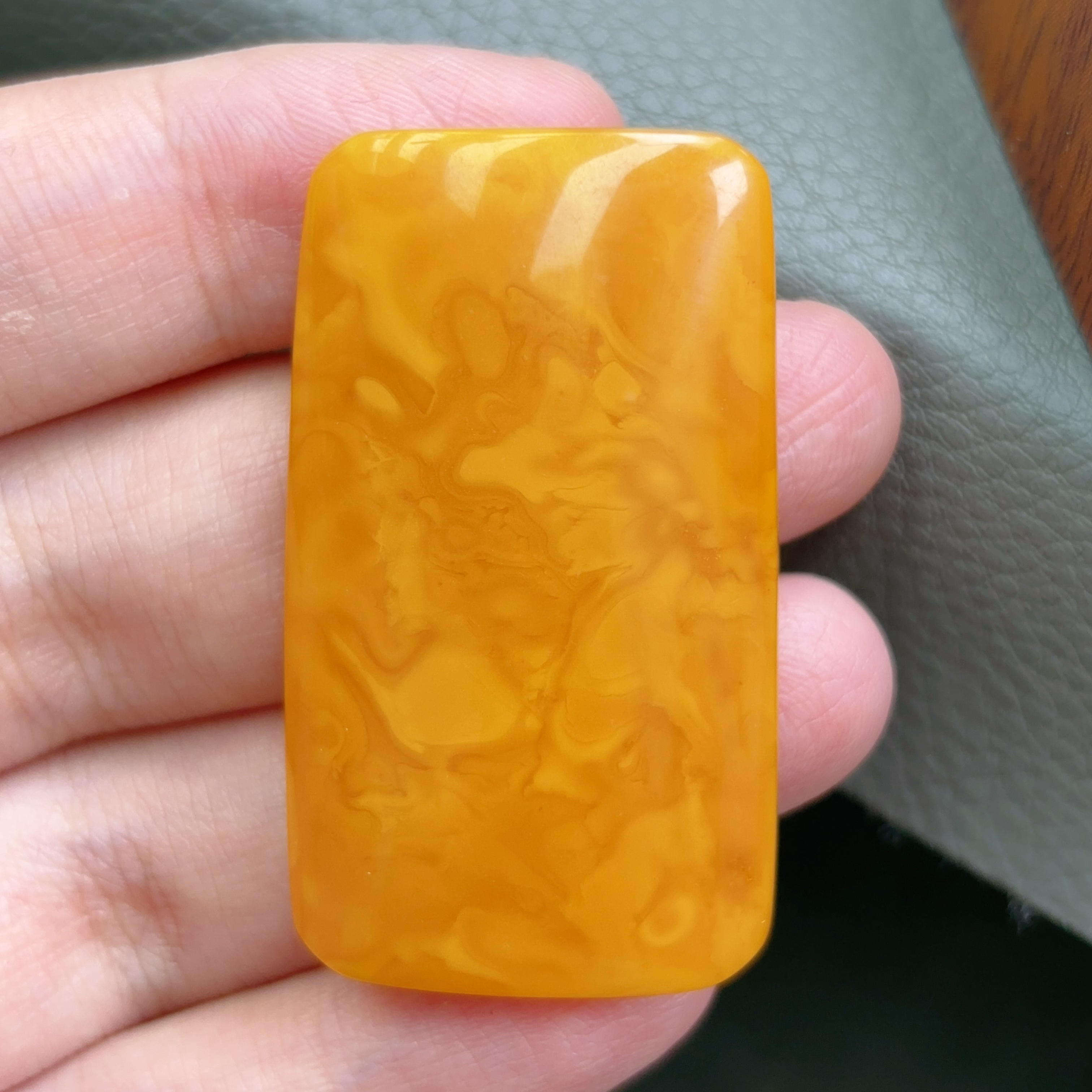 蜜糖色白花满蜡蜜蜡牌子无事牌吊坠44×25×9（197号）