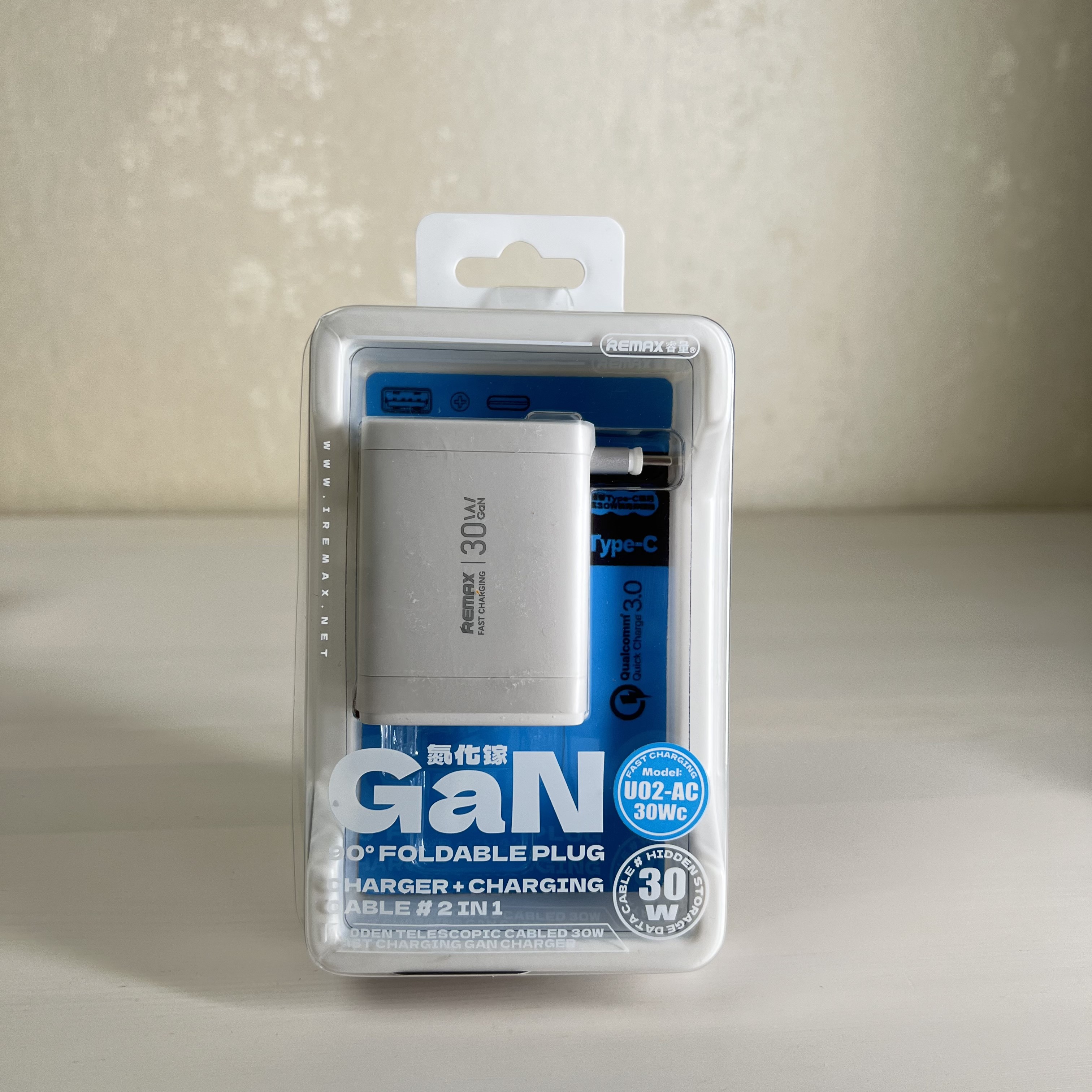 Remax/睿量【仅直播间售卖】Type-C隐藏式伸缩线氮化镓欧规适配器