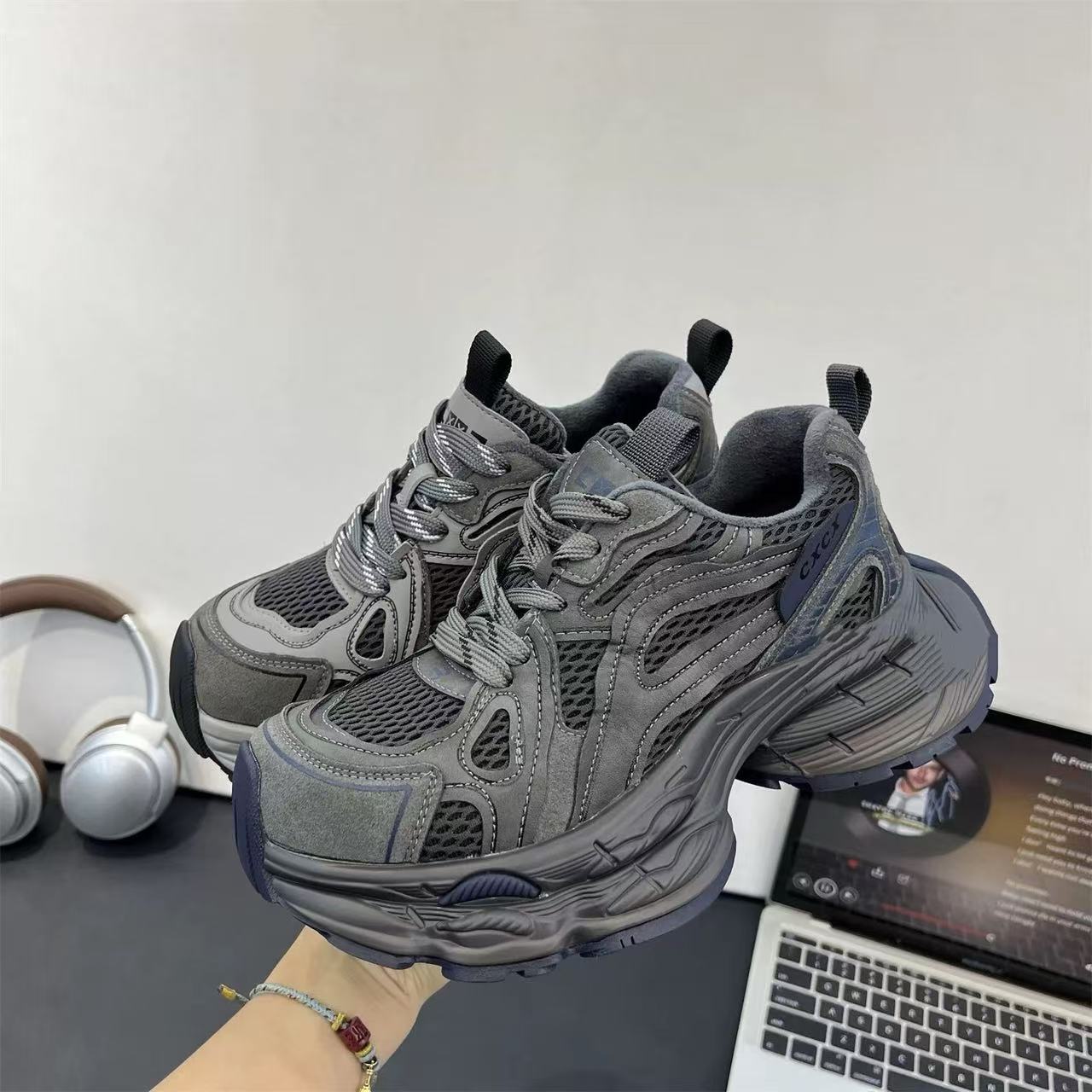 雾冷 2025 加厚时尚潮流透气百搭老爹运动鞋
