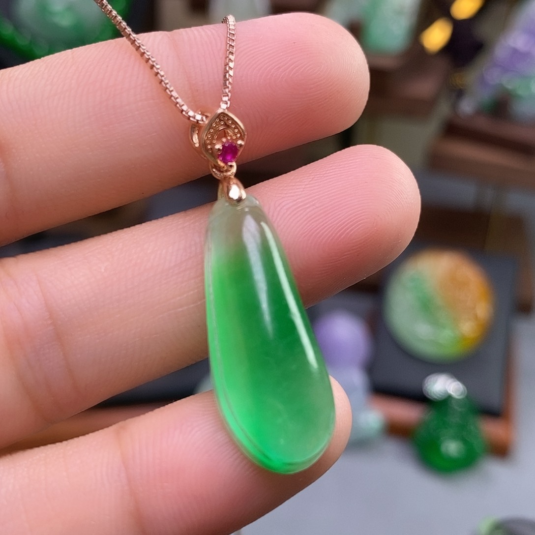 吊坠(赠链)未镶嵌翡翠