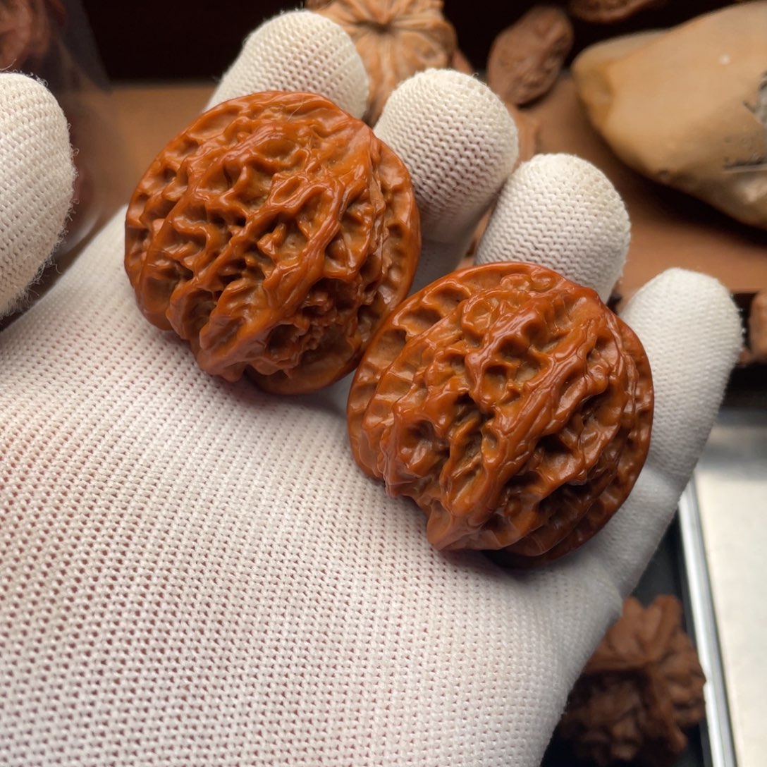 文玩核桃吊坠苹果园