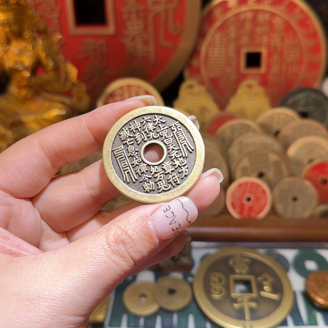 老***巷铜现代仿制工艺品