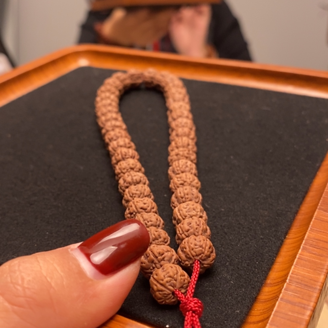 十***年金刚菩提吊坠老树王手持