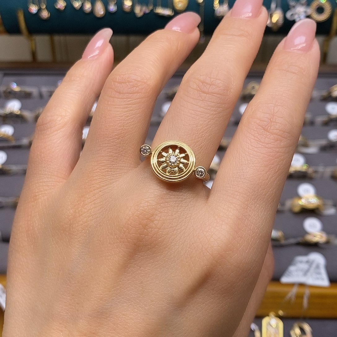 钻石戒指18K金镶嵌吼*天然钻石