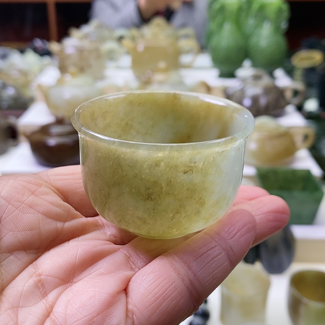 和田玉茶杯未镶嵌