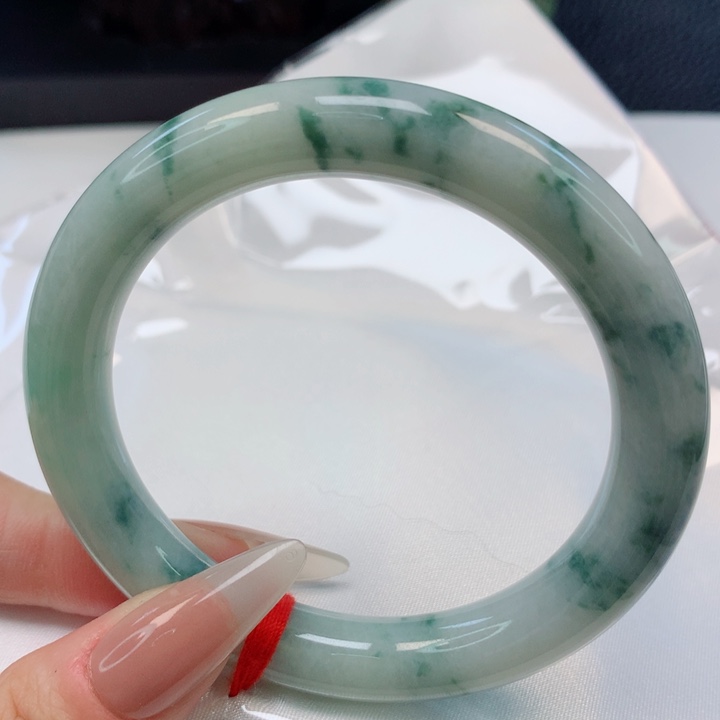 翡翠手镯（圆镯）未镶嵌