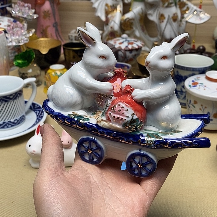 茶杯紫砂屋顶和墙板间