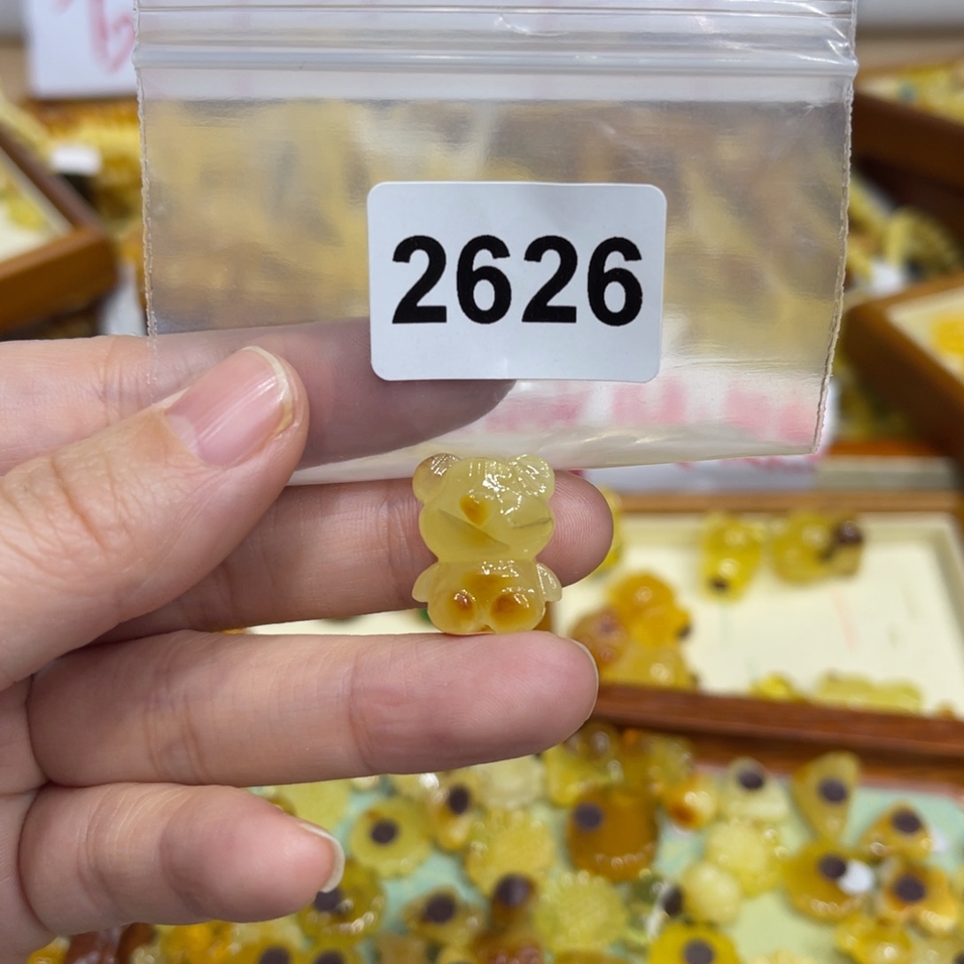 琥珀珠宝奇石未镶嵌