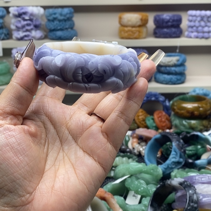 未镶嵌手镯石英岩玉