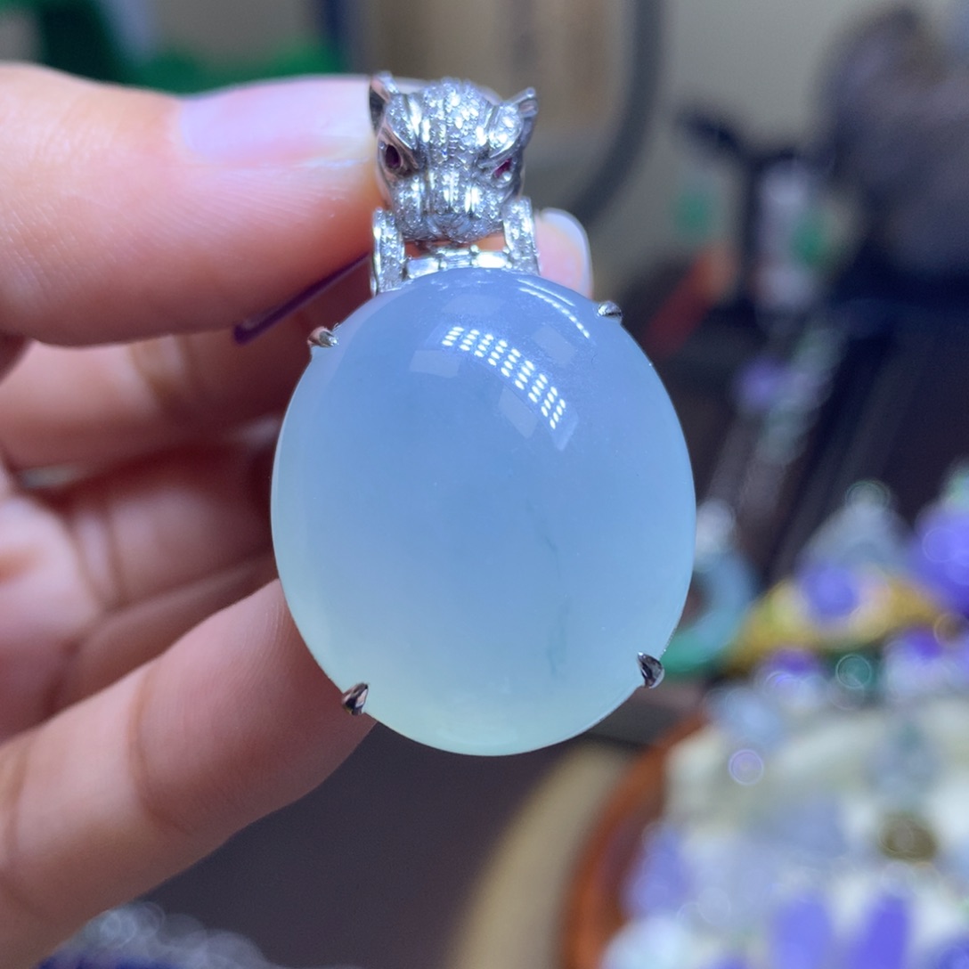 翡翠颈饰18K金镶嵌翡翠