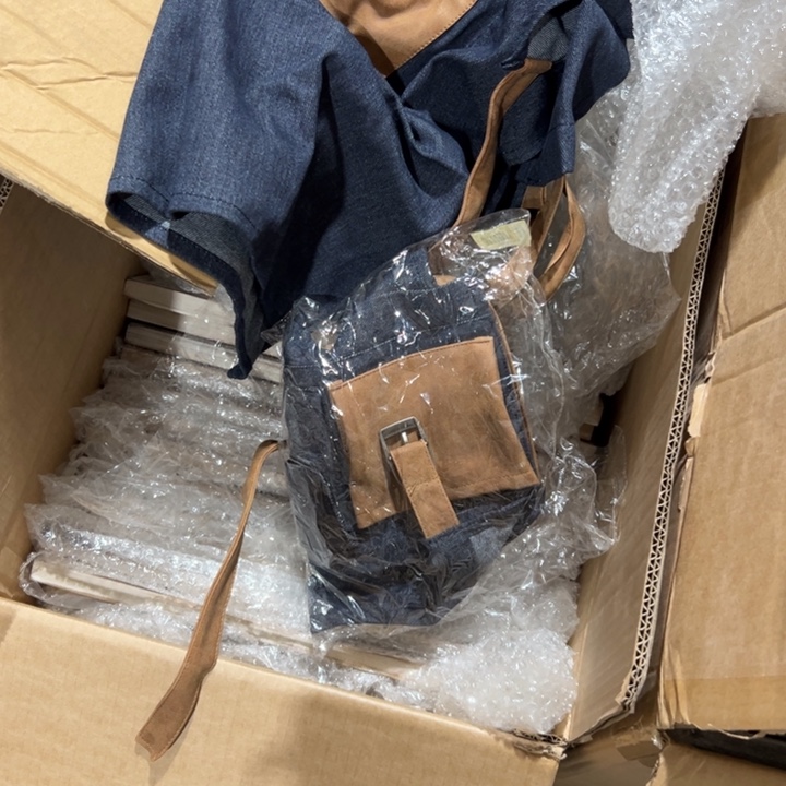 泽***玥2个围裙，外贸孤品 默认瑕疵