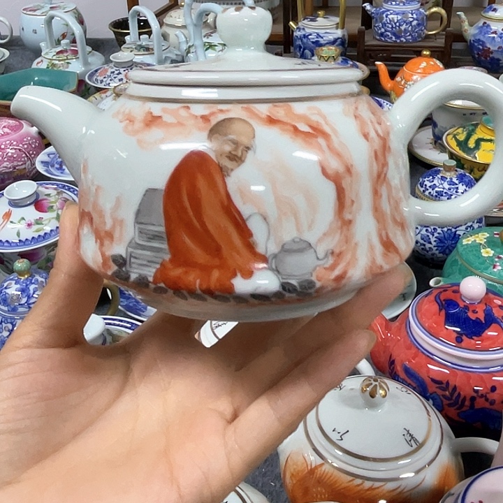 飞***哥摆件景德镇陶瓷博物有限公司