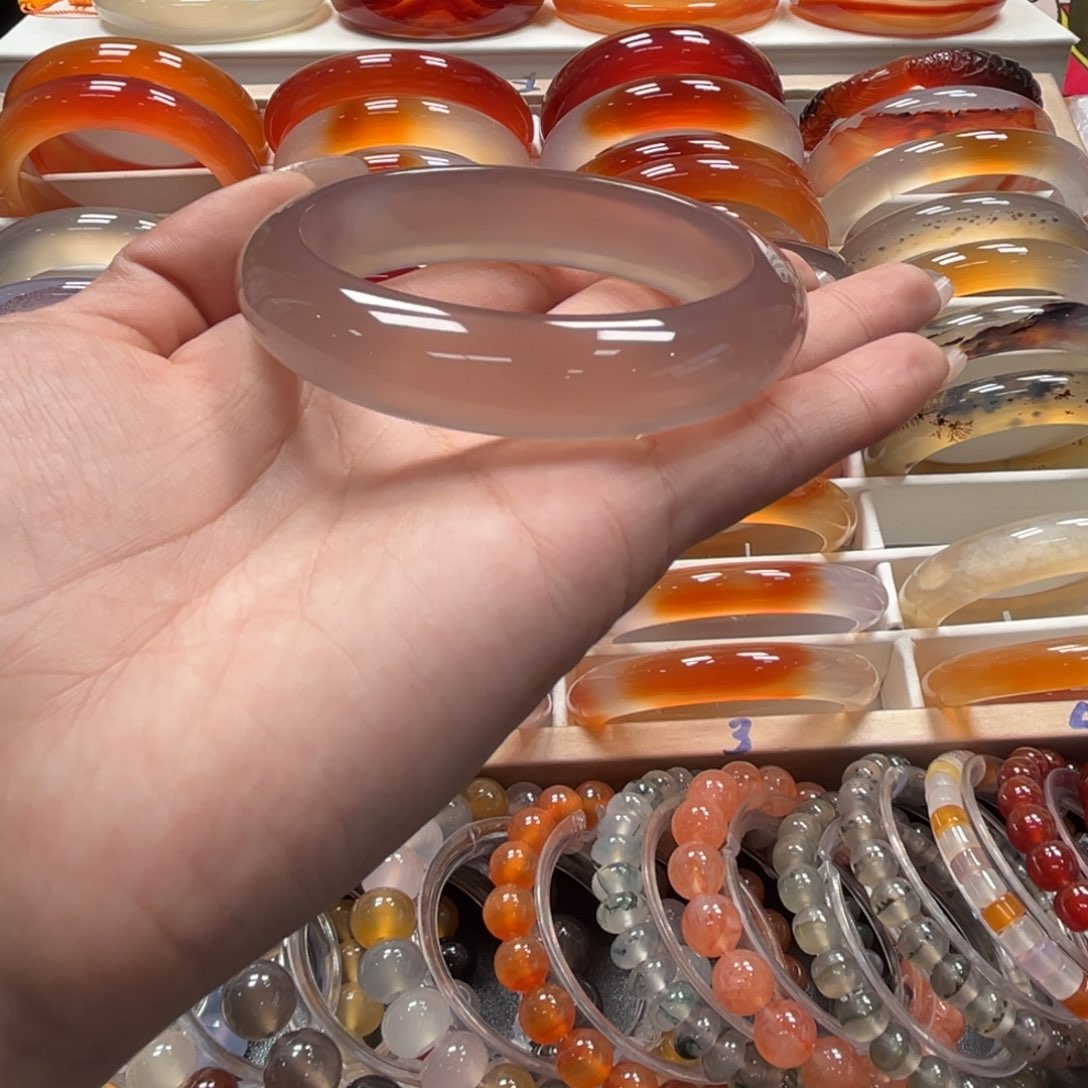 手镯玛瑙/玉髓未镶嵌?*