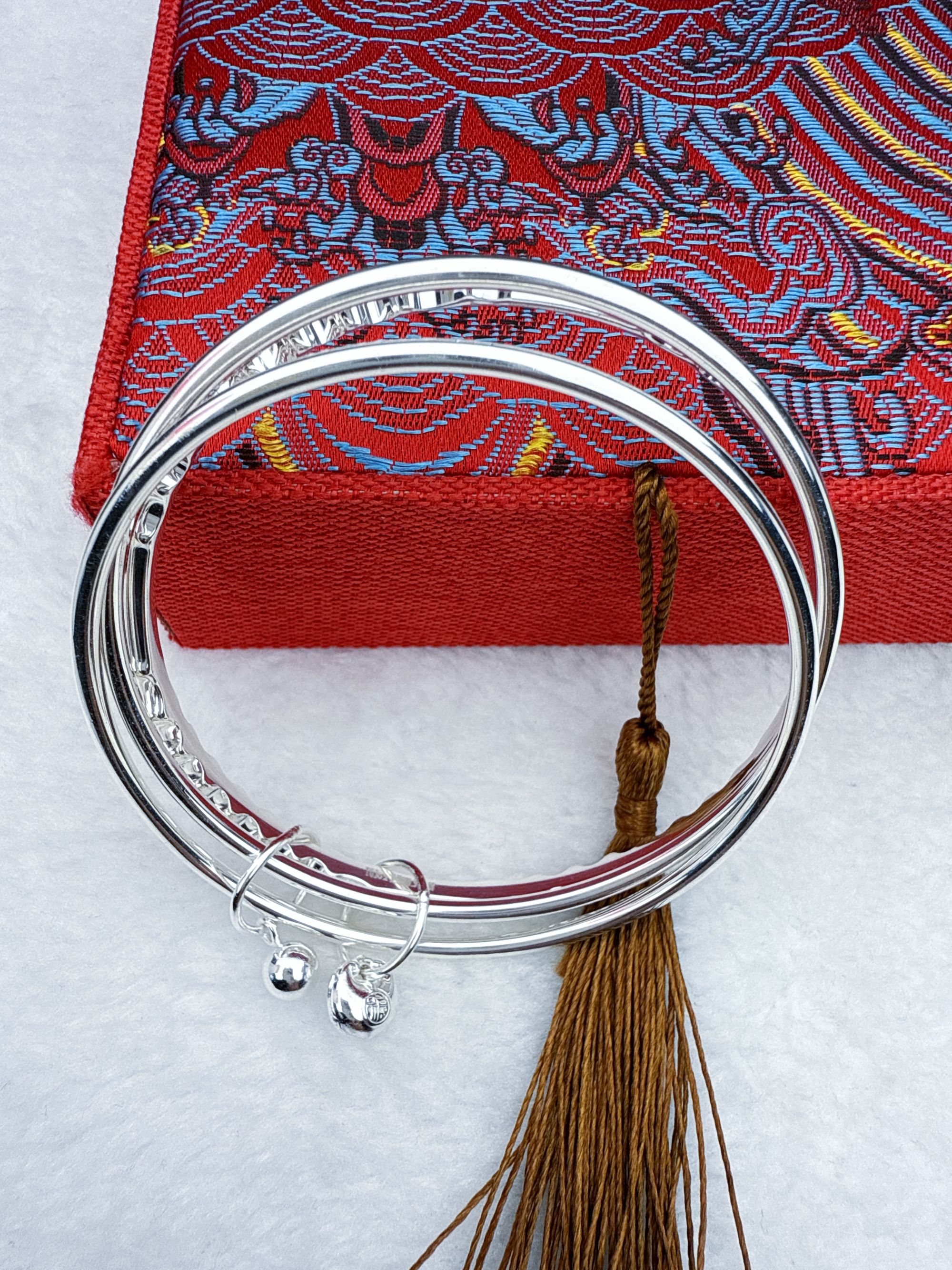 足银手镯 足银999.9 三圈五连四叶草福袋球球吊坠手镯时尚好看