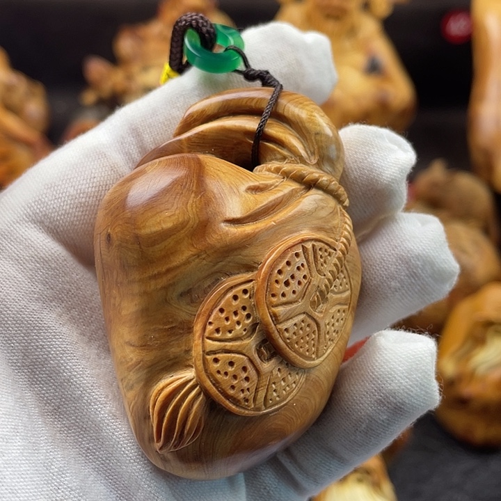 柏木（崖柏）钱袋手把件