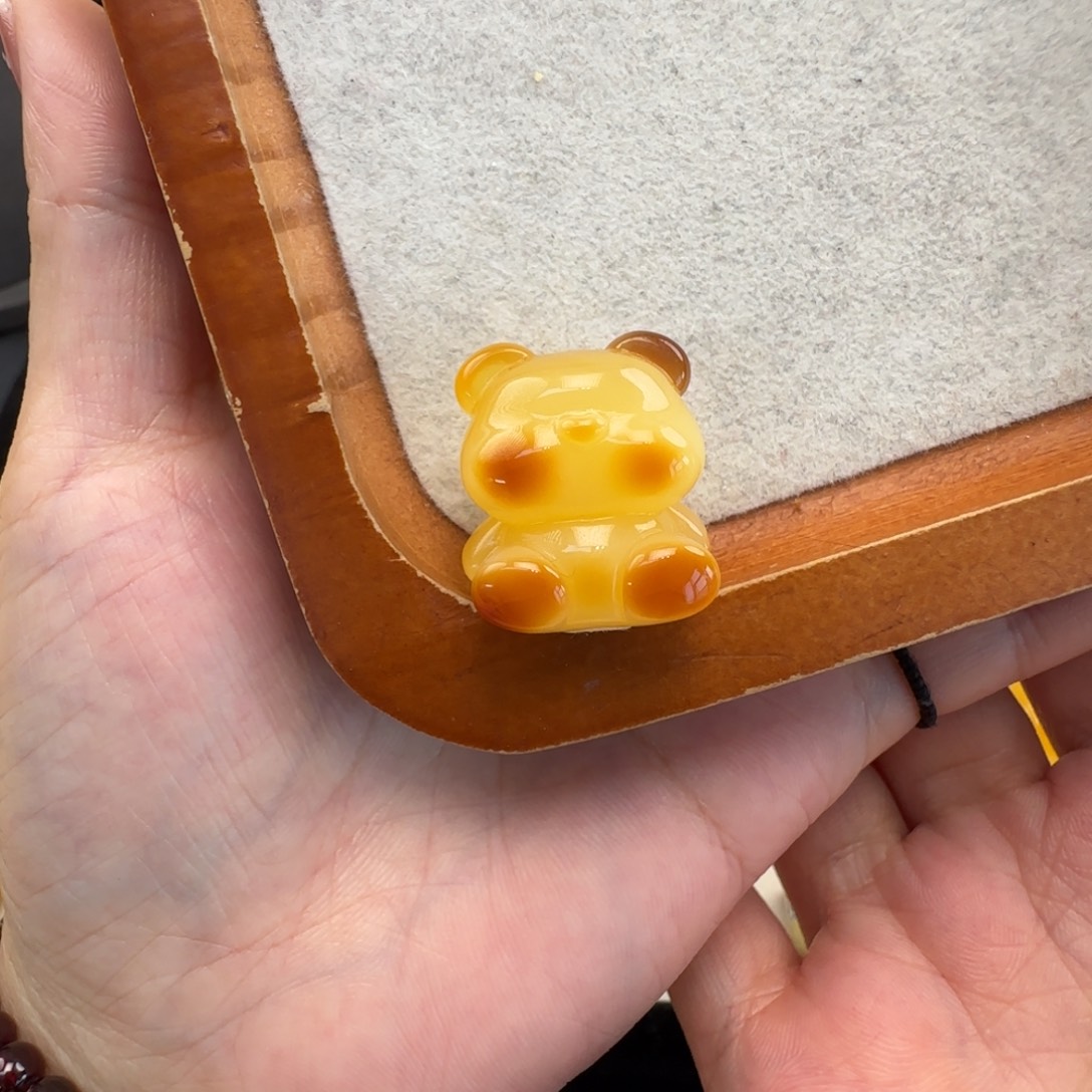 主***儿琥珀未镶嵌珠宝奇石