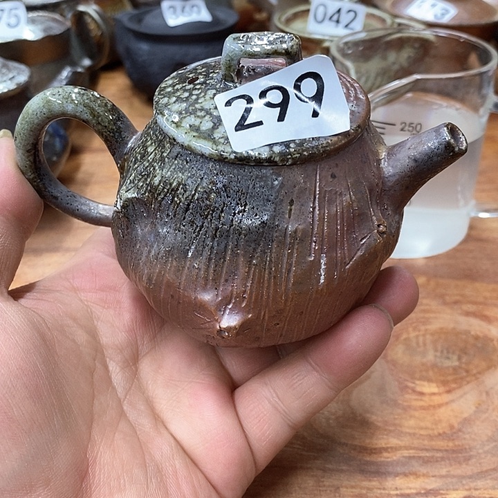 我们的确是一个人的，