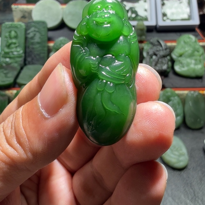 和田玉（碧玉）未镶嵌颈饰和田玉碧玉佛公辣绿