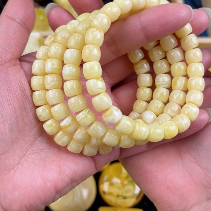 琥珀珠宝奇石未镶嵌琥珀，多样性发其一