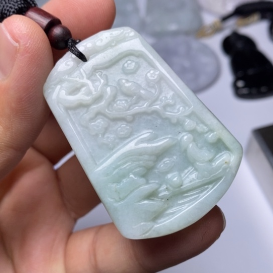 翡翠未镶嵌颈饰翡翠