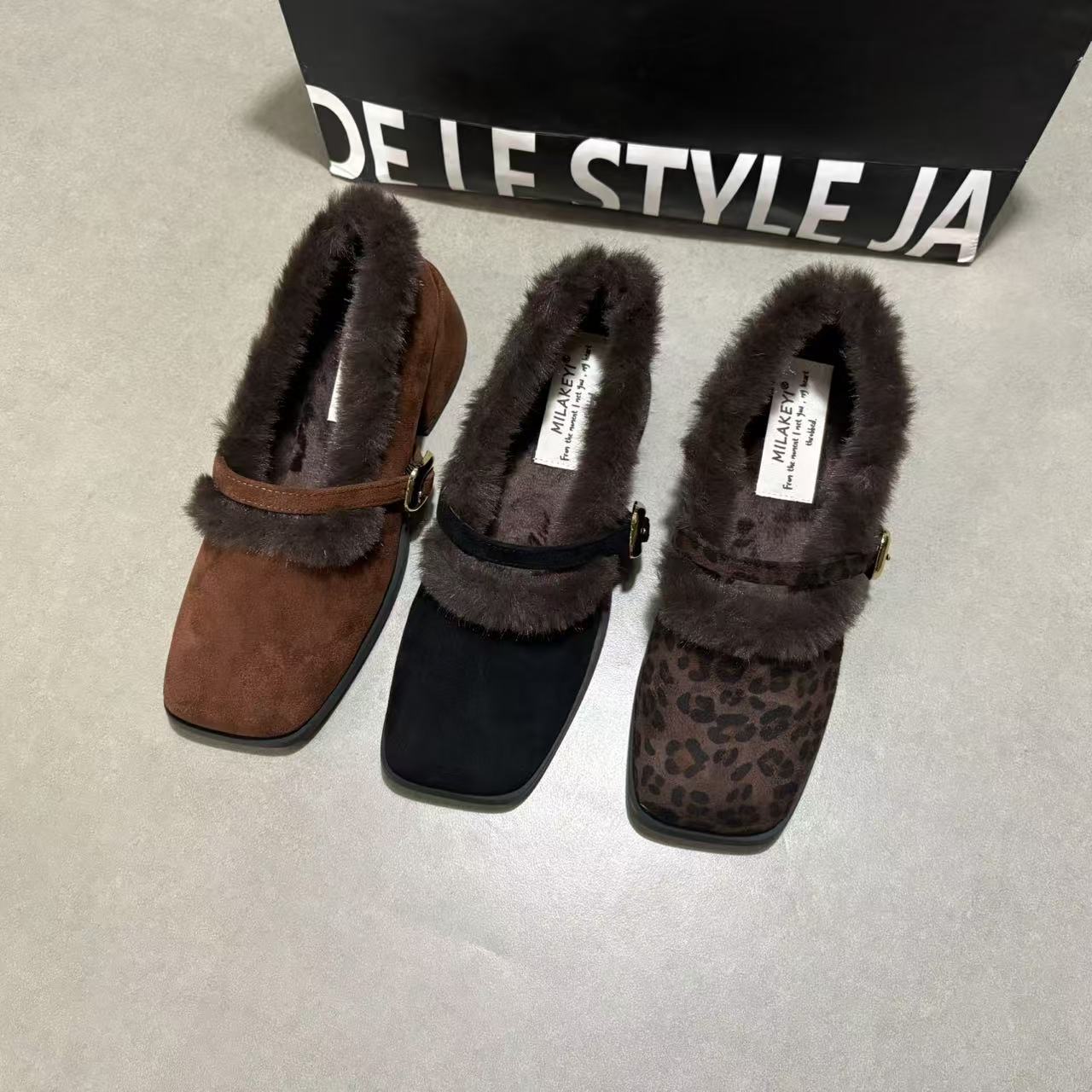 2025年秋冬季新款爆款简约一字带百搭时尚舒适方头加绒玛丽珍单鞋