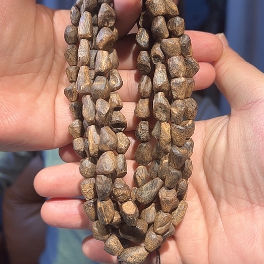 沉香手串白棋沉水树丁0.8多样性发货1条