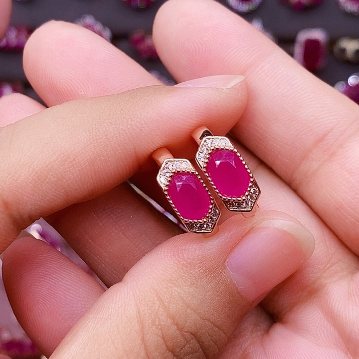 银S925镶嵌耳饰红宝石