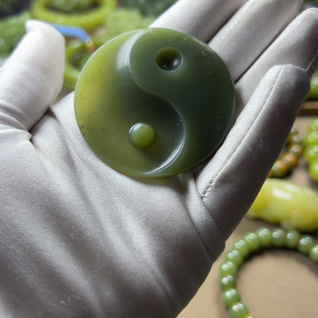 岫岩老玉（透闪石质玉）未镶嵌挂件