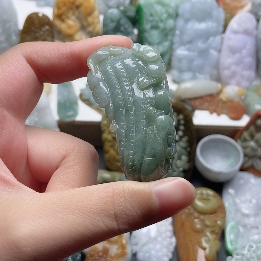 翡翠未镶嵌颈饰翡翠