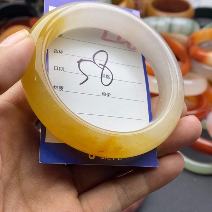 未镶嵌手镯石英质玉